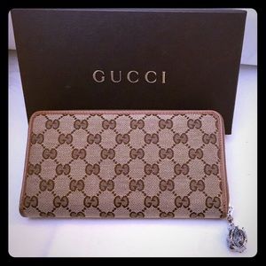 SOLD!!  BNIB Gucci Double G Zip Wallet w/ Charm